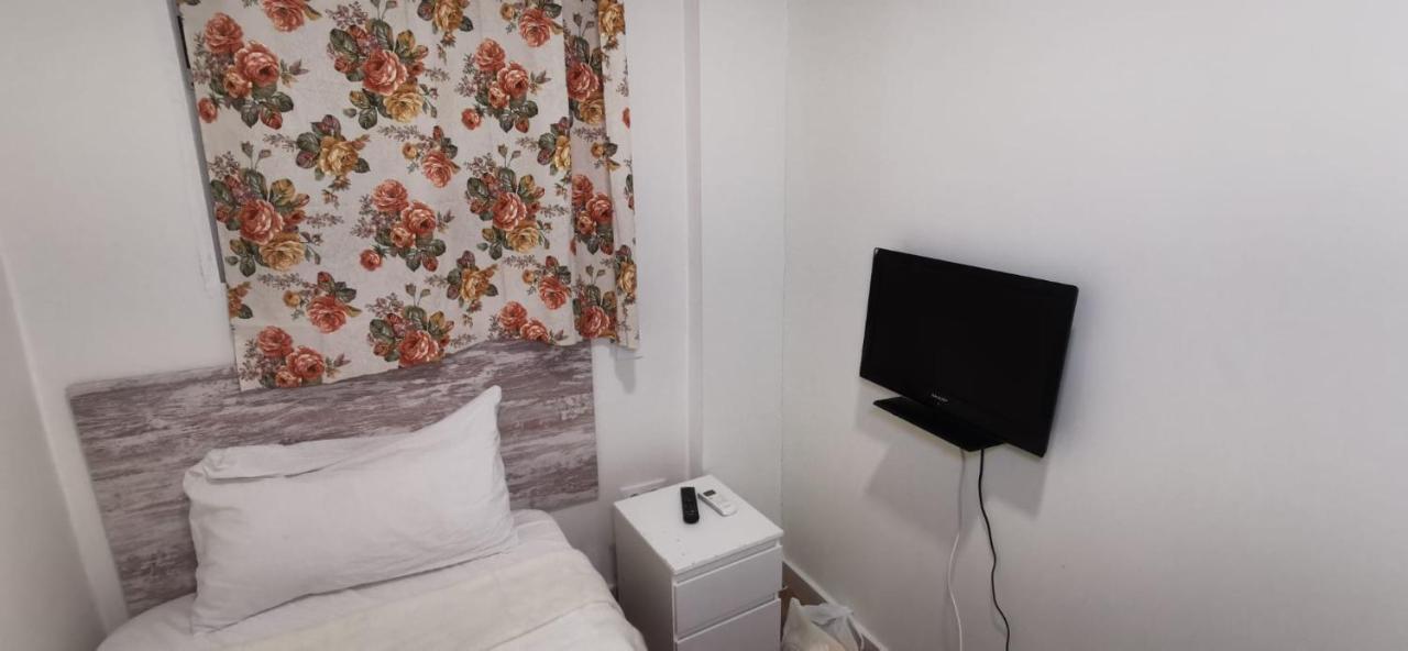 Hostal Gracia Torrejon de Ardoz Exterior photo